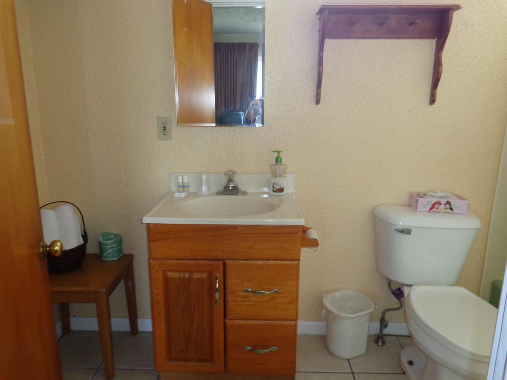 Fountain Motel Wildwood Room photo