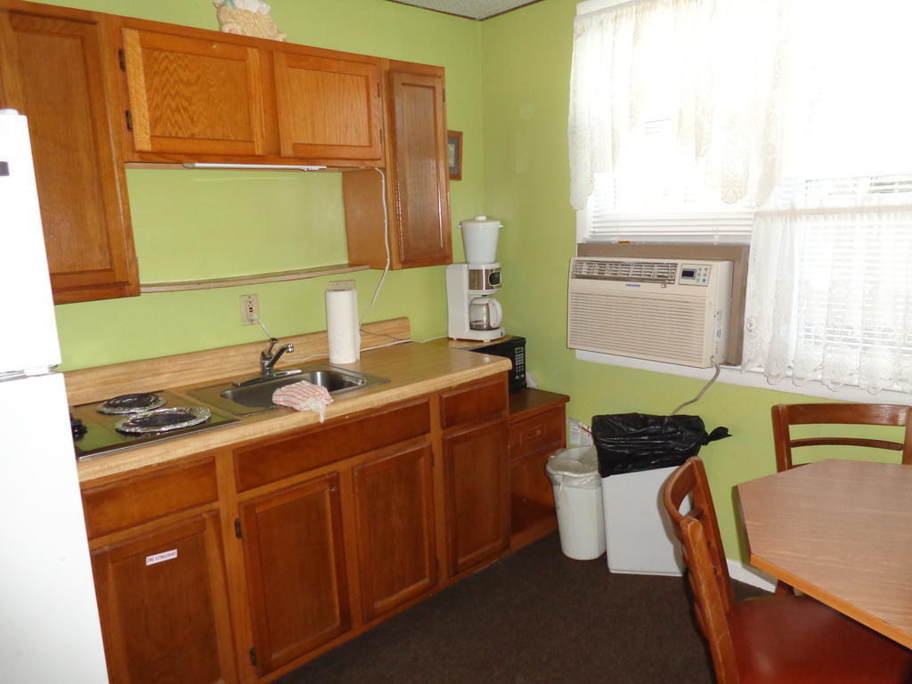 Fountain Motel Wildwood Room photo